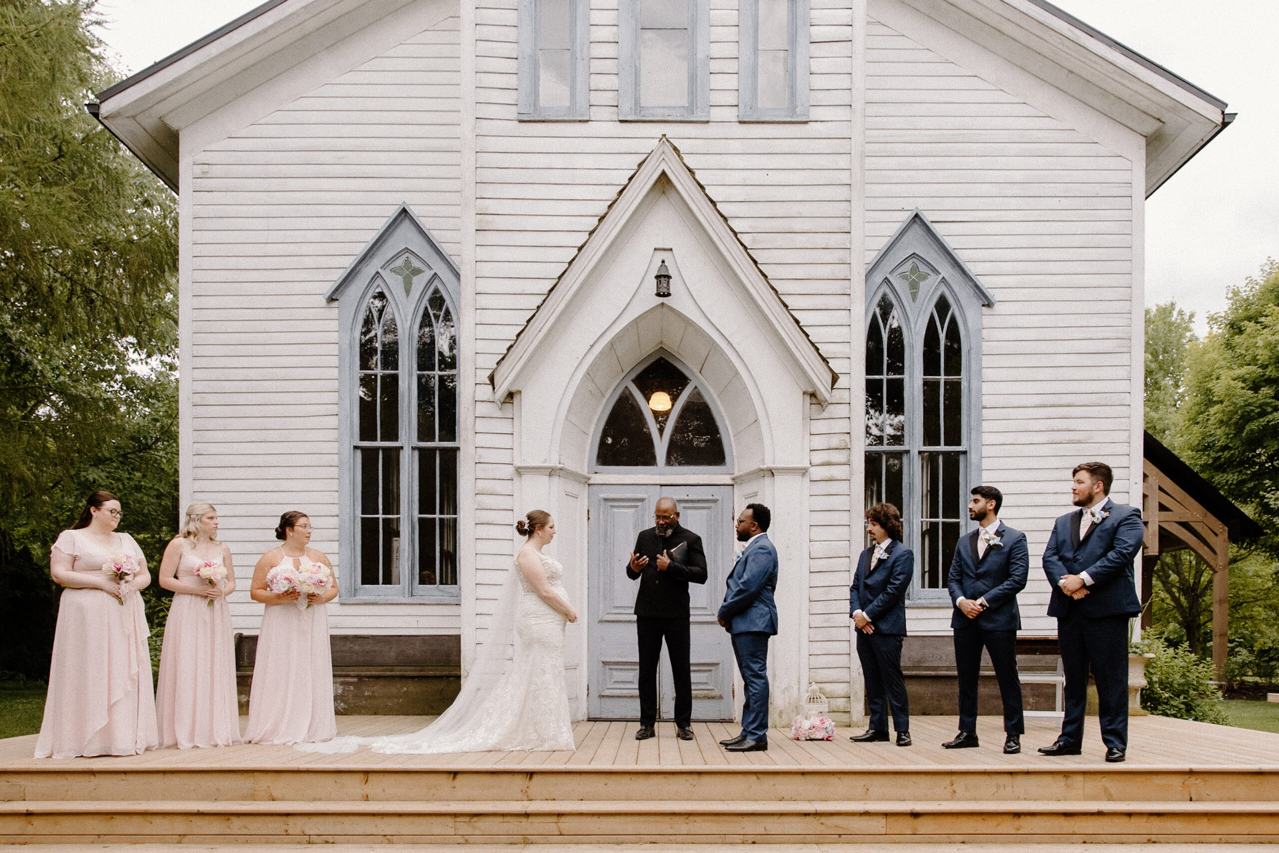 4K8A0127 Cranberry Creek Gardens served as the perfect backdrop for their unforgettable celebration.