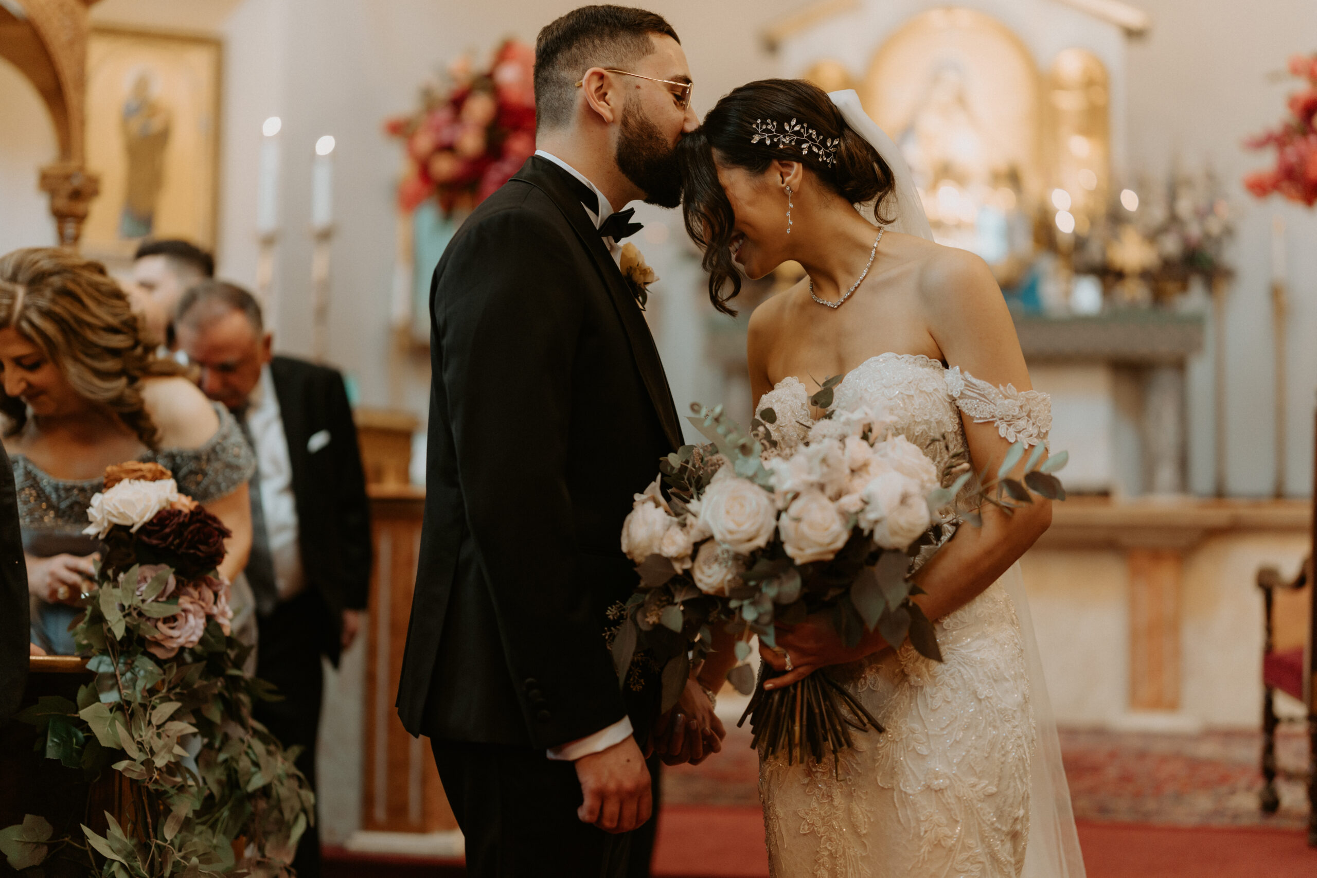 MMT09249 For Amanda and Arees, their dream wedding was about celebrating in a venue as timeless as their love story: Omni King Edward Hotel in Toronto.