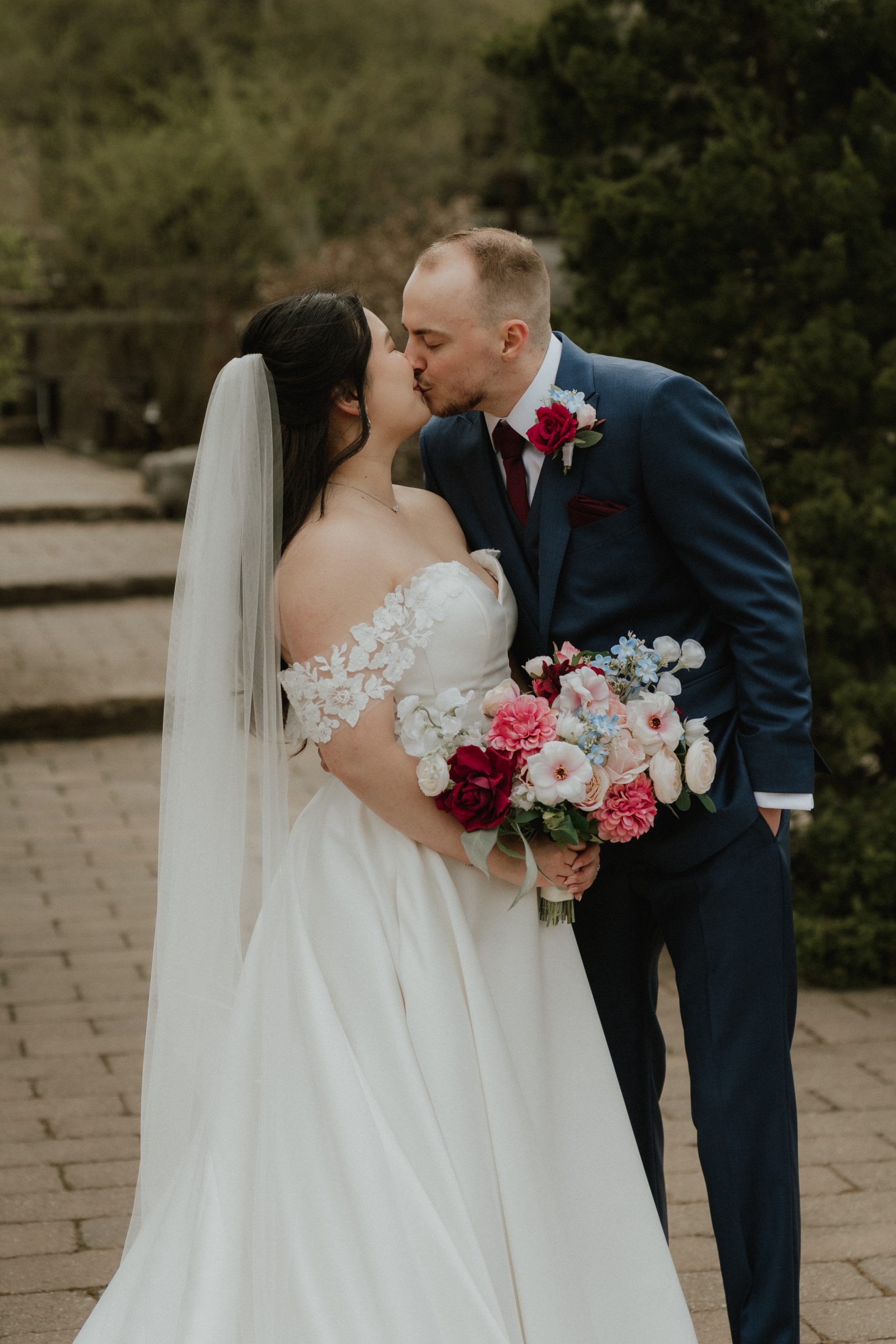 Laura & Aaron’s Elegant Celebration at The Royal Ambassador Wedding Venue