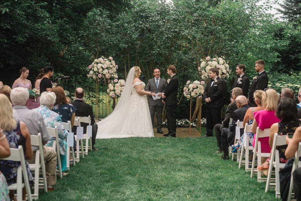 For those searching for luxury wedding venues in Ontario, a Graydon Hall Manor Wedding remains one of the most sought-after options in Toronto.